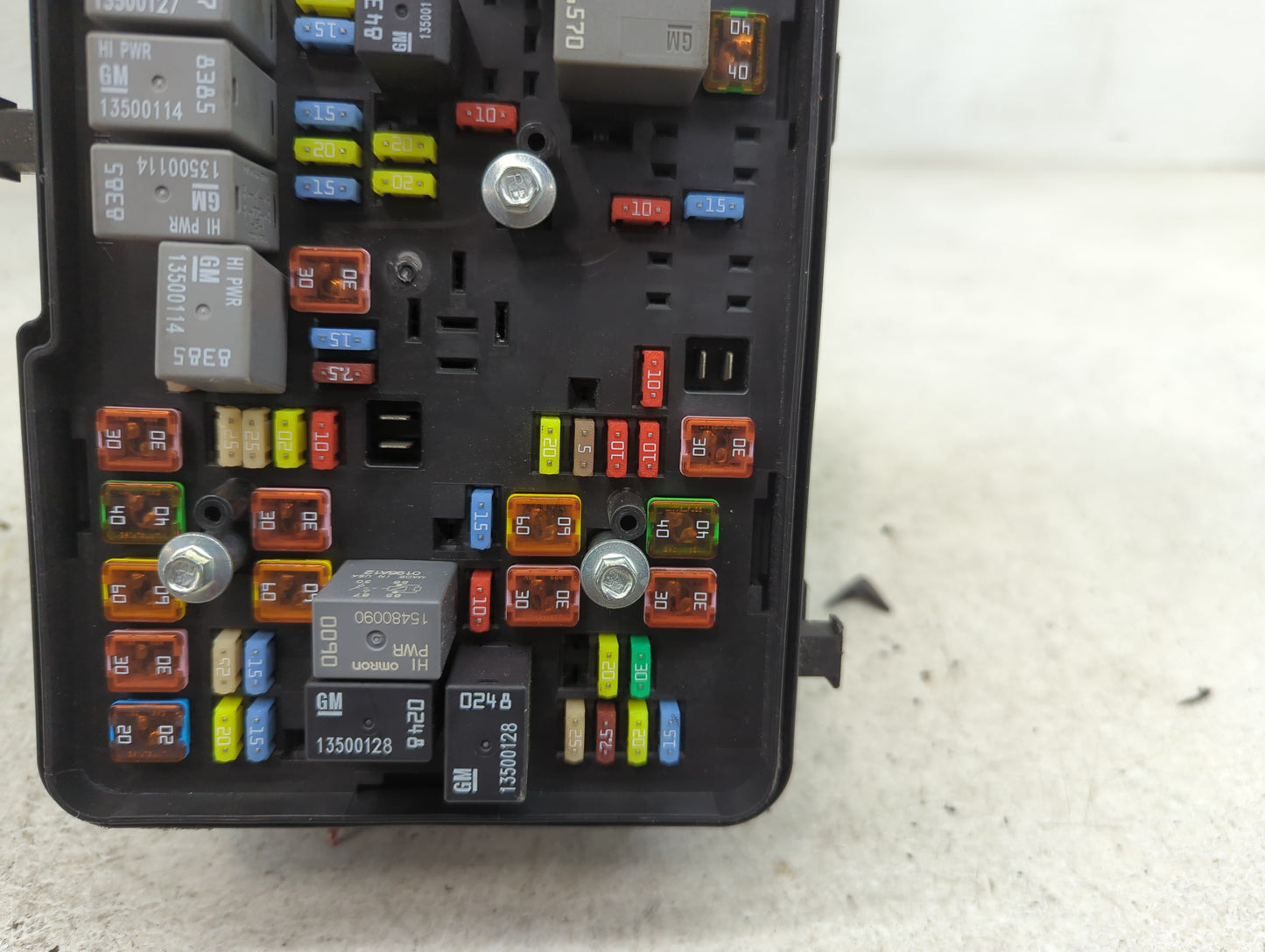 2016-2017 Chevrolet Equinox Fusebox Fuse Box Panel Relay Module P/N:13500127 13500114, 13500113, 13468934 Fits Fits 2016 201