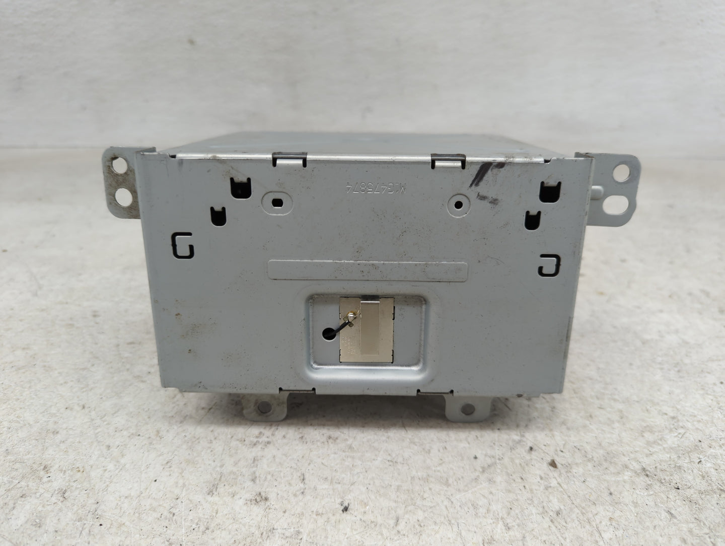 2016-2017 Chevrolet Equinox Radio AM FM Cd Player Receiver Replacement P/N:84064074 Fits Fits 2016 2017 OEM Used Auto Parts 