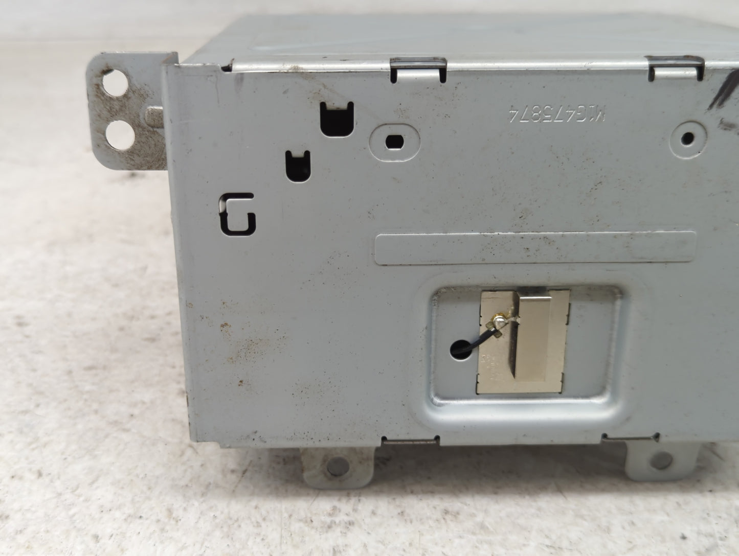 2016-2017 Chevrolet Equinox Radio AM FM Cd Player Receiver Replacement P/N:84064074 Fits Fits 2016 2017 OEM Used Auto Parts 