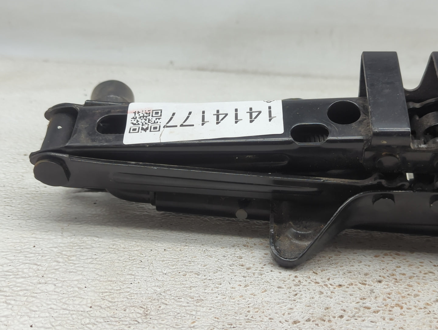 2017 Chevrolet Equinox Spare Scissor Car Jack - Oemusedautoparts1.com