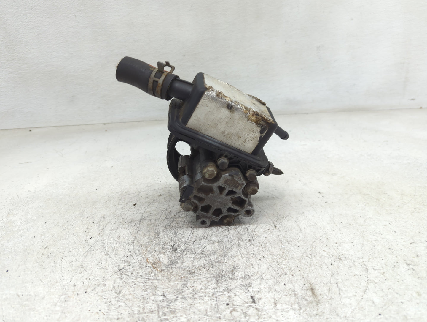 2016-2017 Chevrolet Equinox Air Conditioning A/c Ac Compressor Oem - Oemusedautoparts1.com