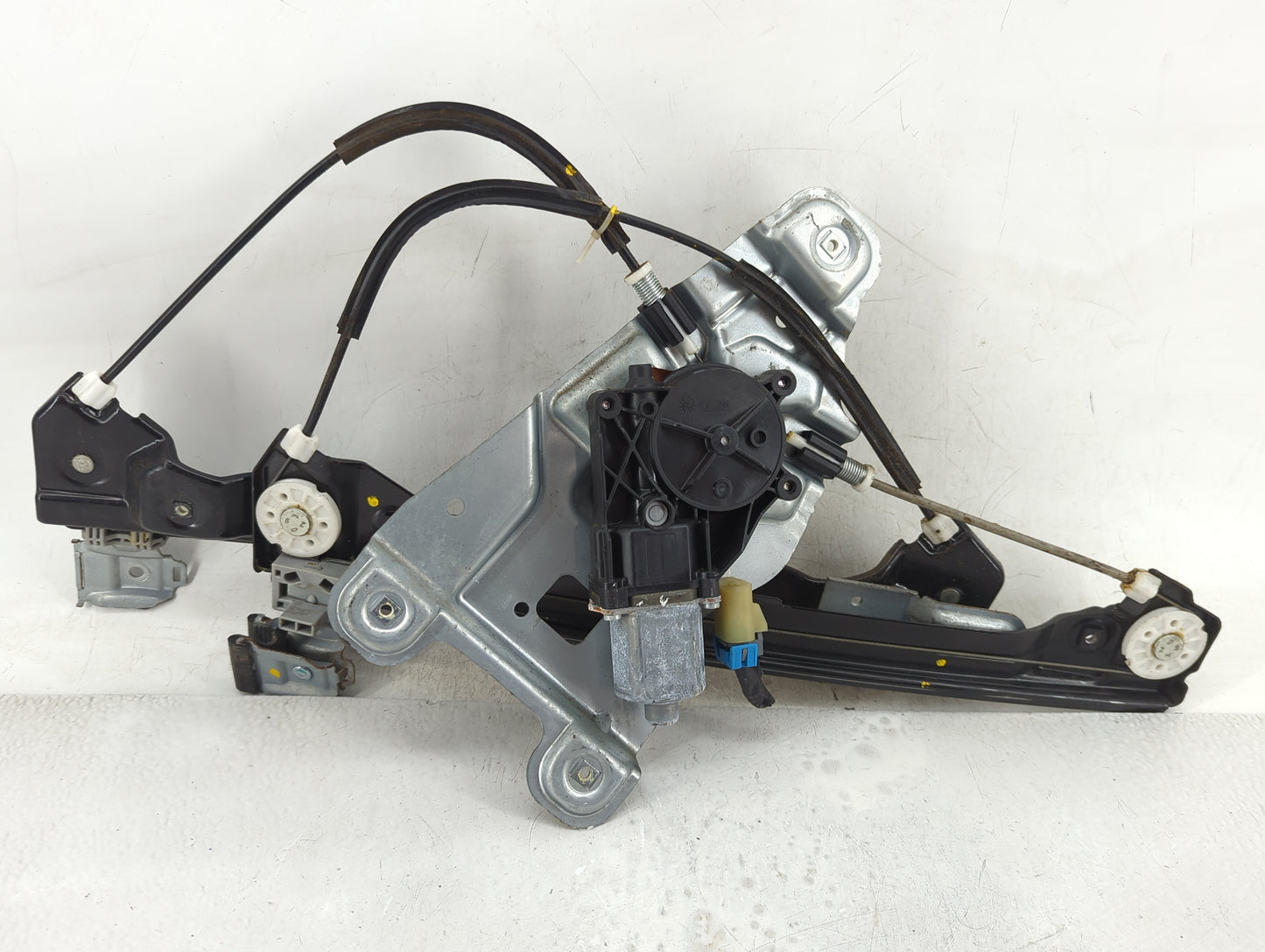2012-2017 Chevrolet Equinox Used Driver Left Front Window Regulator 1415384 - Oemusedautoparts1.com