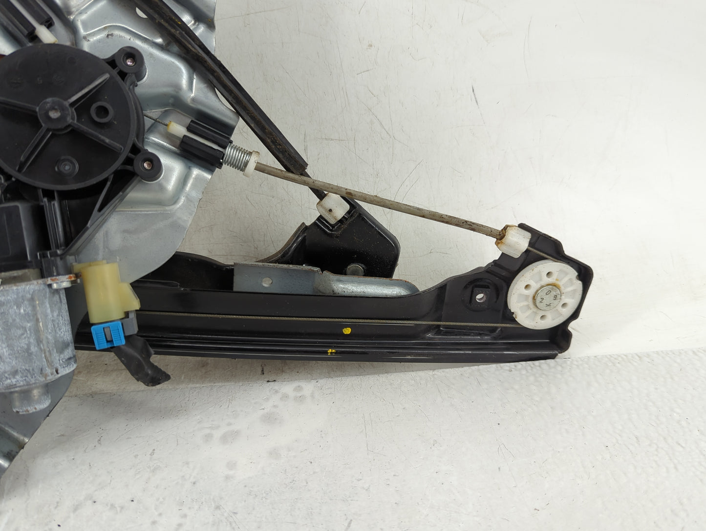 2012-2017 Chevrolet Equinox Used Driver Left Front Window Regulator 1415384 - Oemusedautoparts1.com