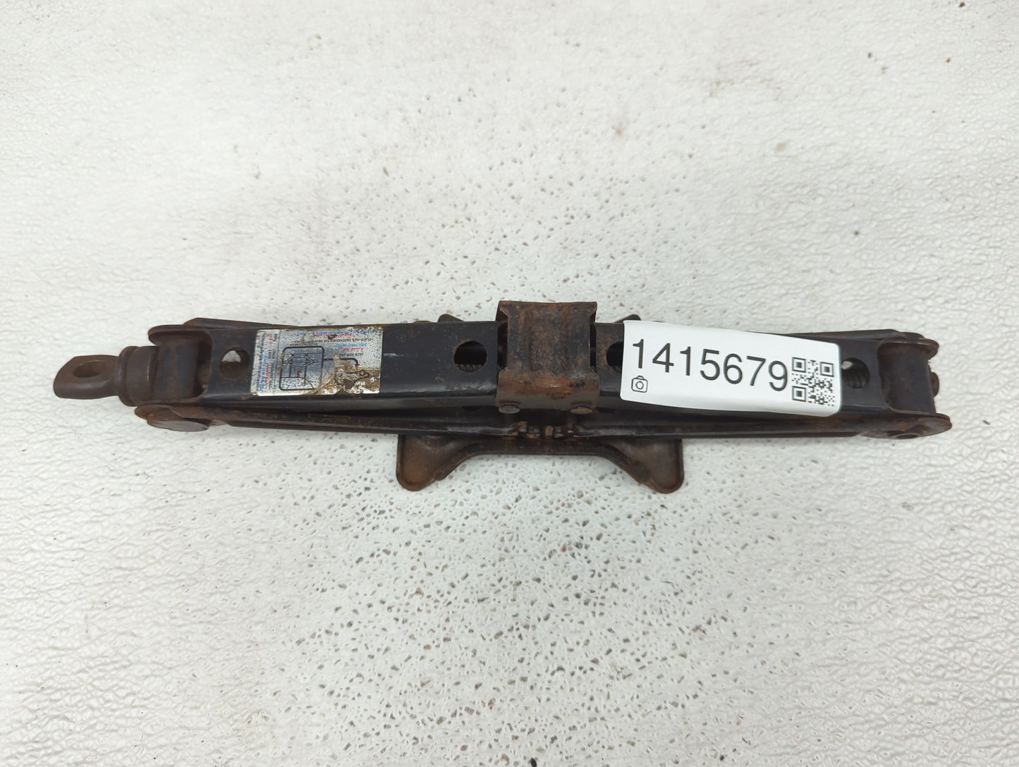 2017 Chevrolet Equinox Spare Scissor Car Jack - Oemusedautoparts1.com