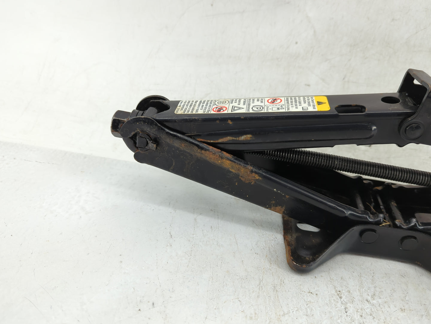 2017 Chevrolet Equinox Spare Scissor Car Jack - Oemusedautoparts1.com