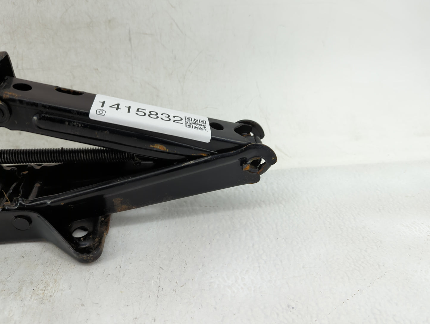2017 Chevrolet Equinox Spare Scissor Car Jack - Oemusedautoparts1.com