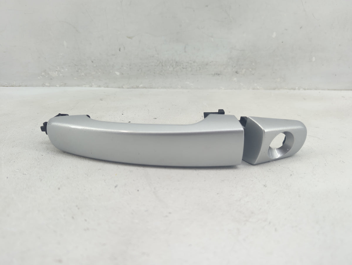 2010 Chevrolet Equinox Driver Front Left Door Handle Exterior Assembly 1415962 - Oemusedautoparts1.com