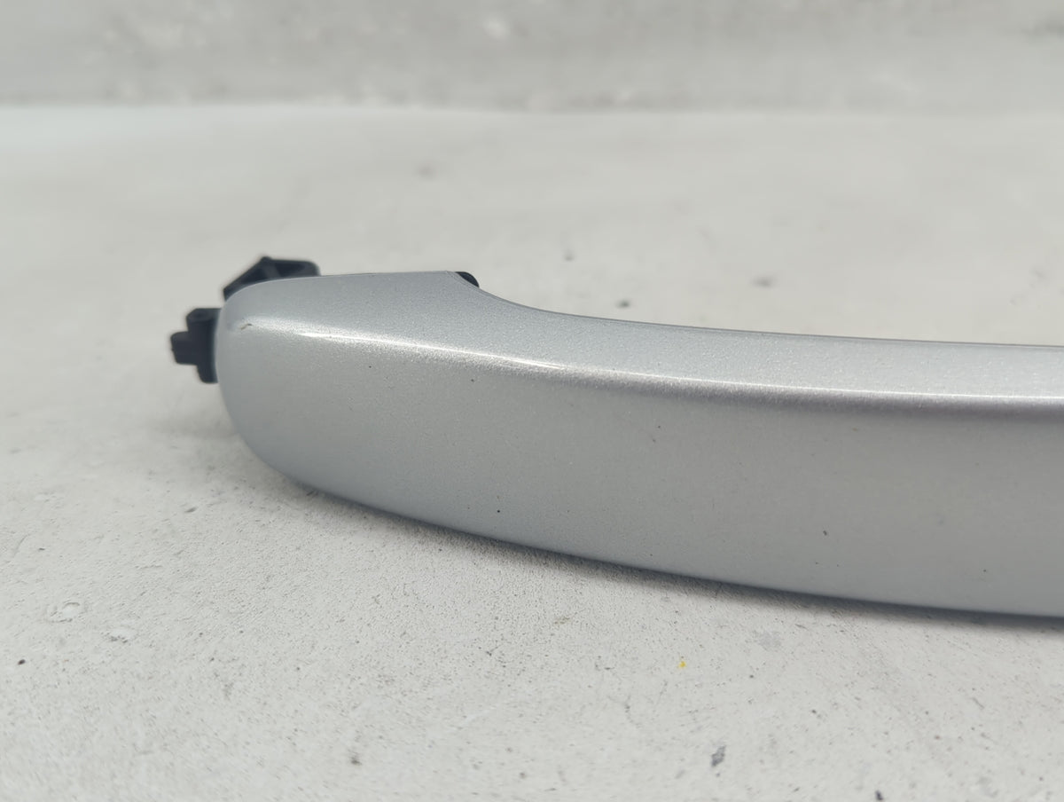 2010 Chevrolet Equinox Driver Front Left Door Handle Exterior Assembly 1415962 - Oemusedautoparts1.com