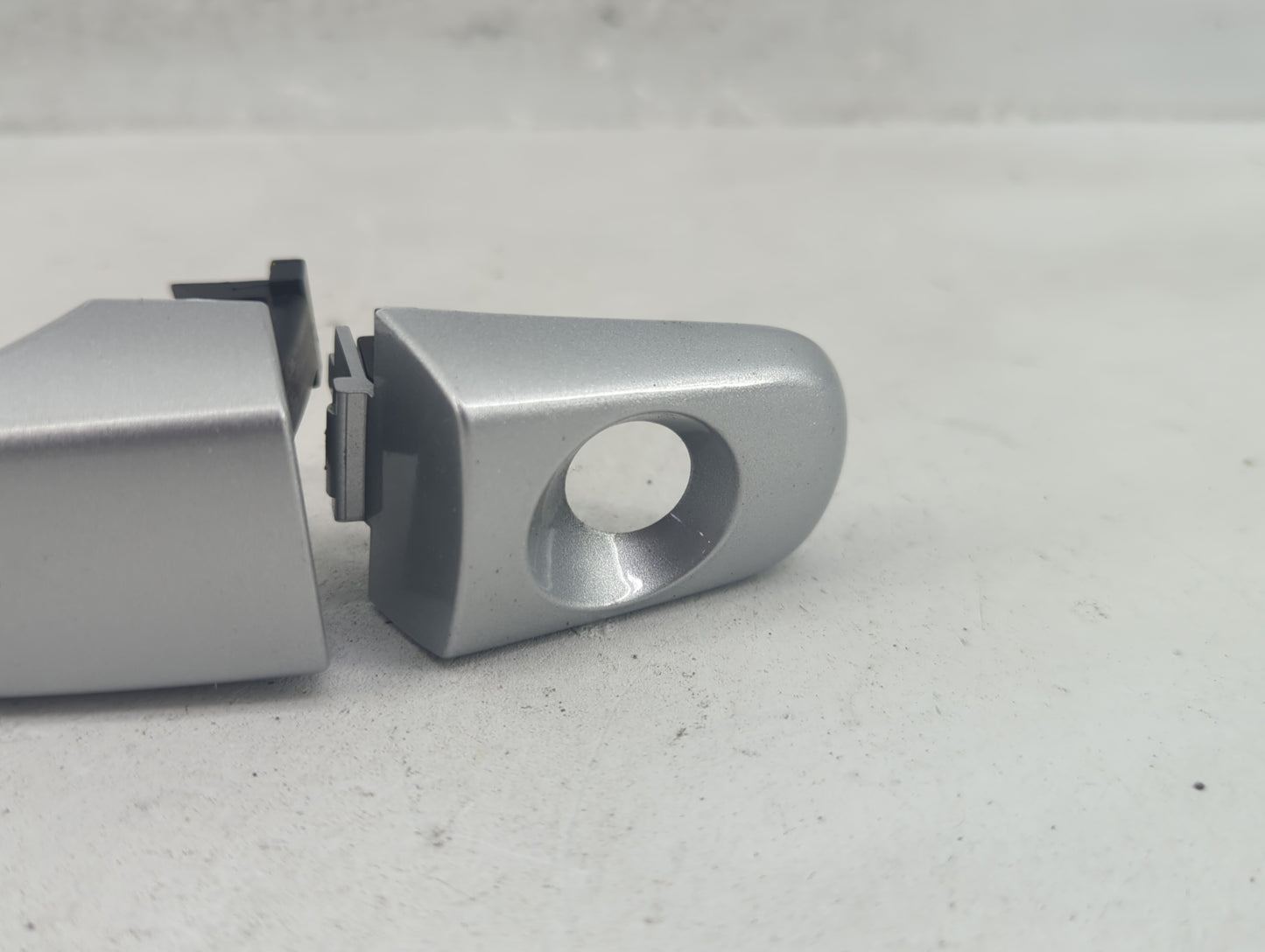 2010 Chevrolet Equinox Driver Front Left Door Handle Exterior Assembly 1415962 - Oemusedautoparts1.com