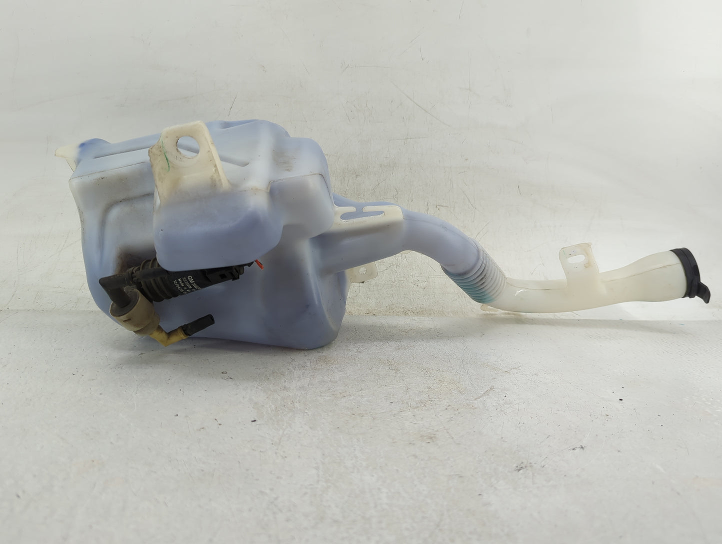 2010-2017 Chevrolet Equinox Windshield Washer Fluid Reservoir Bottle Oem - Oemusedautoparts1.com