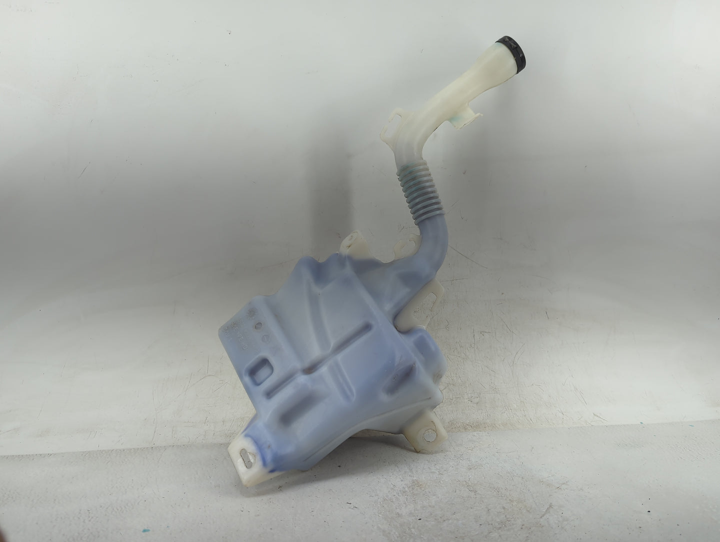 2010-2017 Chevrolet Equinox Windshield Washer Fluid Reservoir Bottle Oem - Oemusedautoparts1.com
