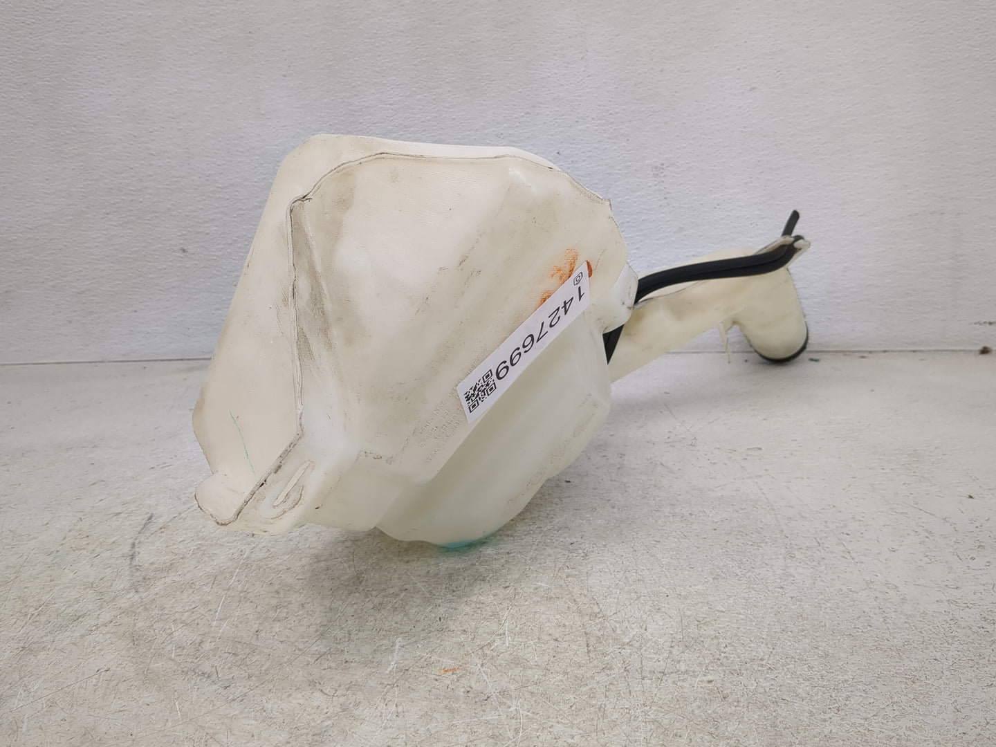 2017-2017 Chevrolet Equinox Windshield Washer Fluid Reservoir Bottle Oem - Oemusedautoparts1.com
