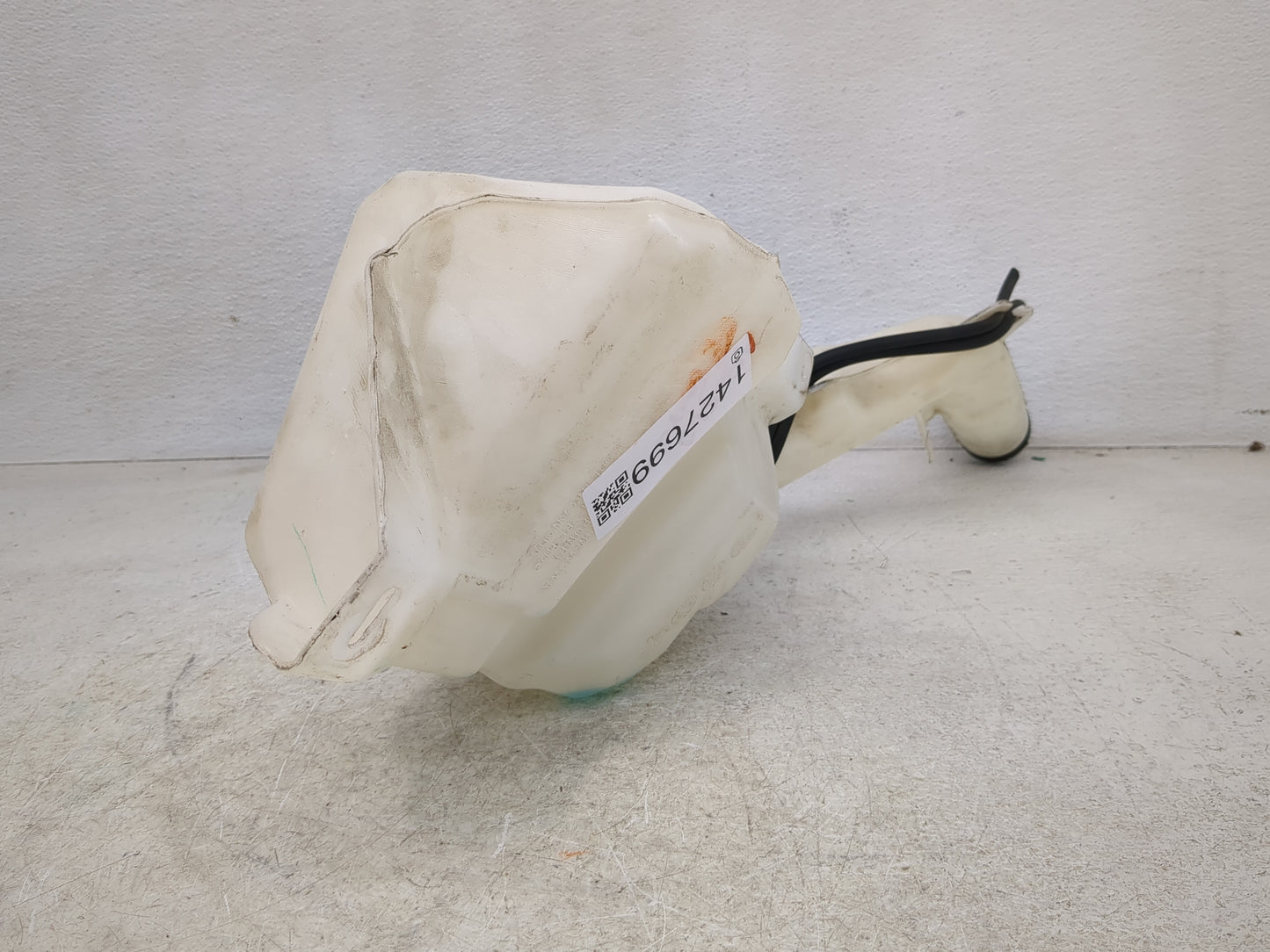2017-2017 Chevrolet Equinox Windshield Washer Fluid Reservoir Bottle Oem - Oemusedautoparts1.com