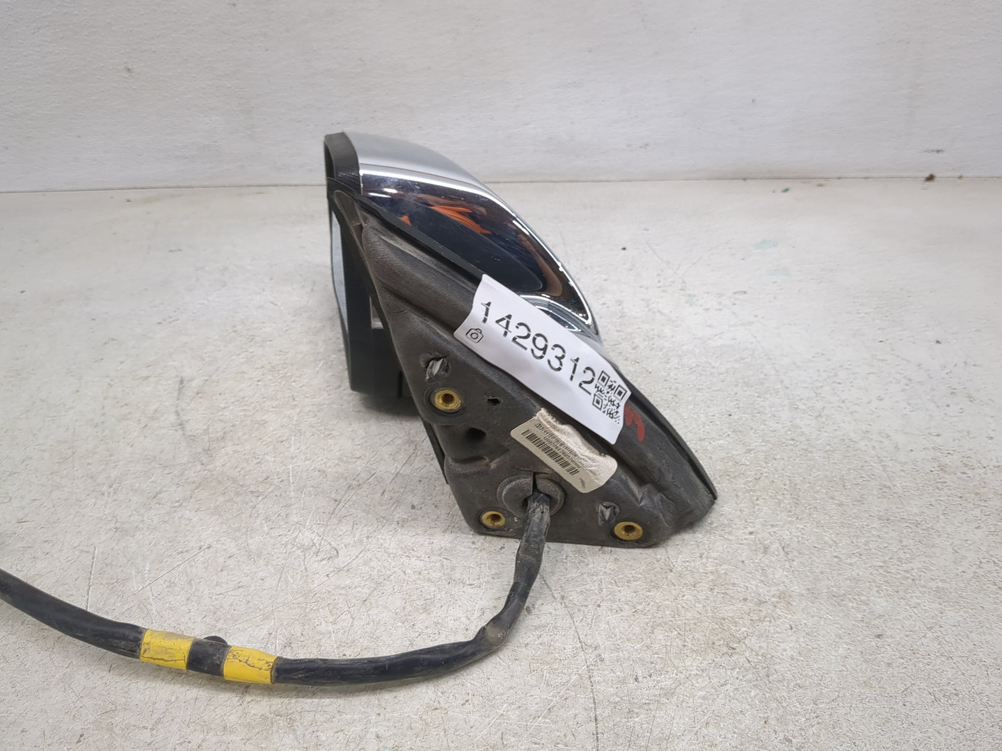 2015-2017 Chevrolet Equinox Driver Side View Mirror - Left Door Mirror OEM Used - Oemusedautoparts1.com
