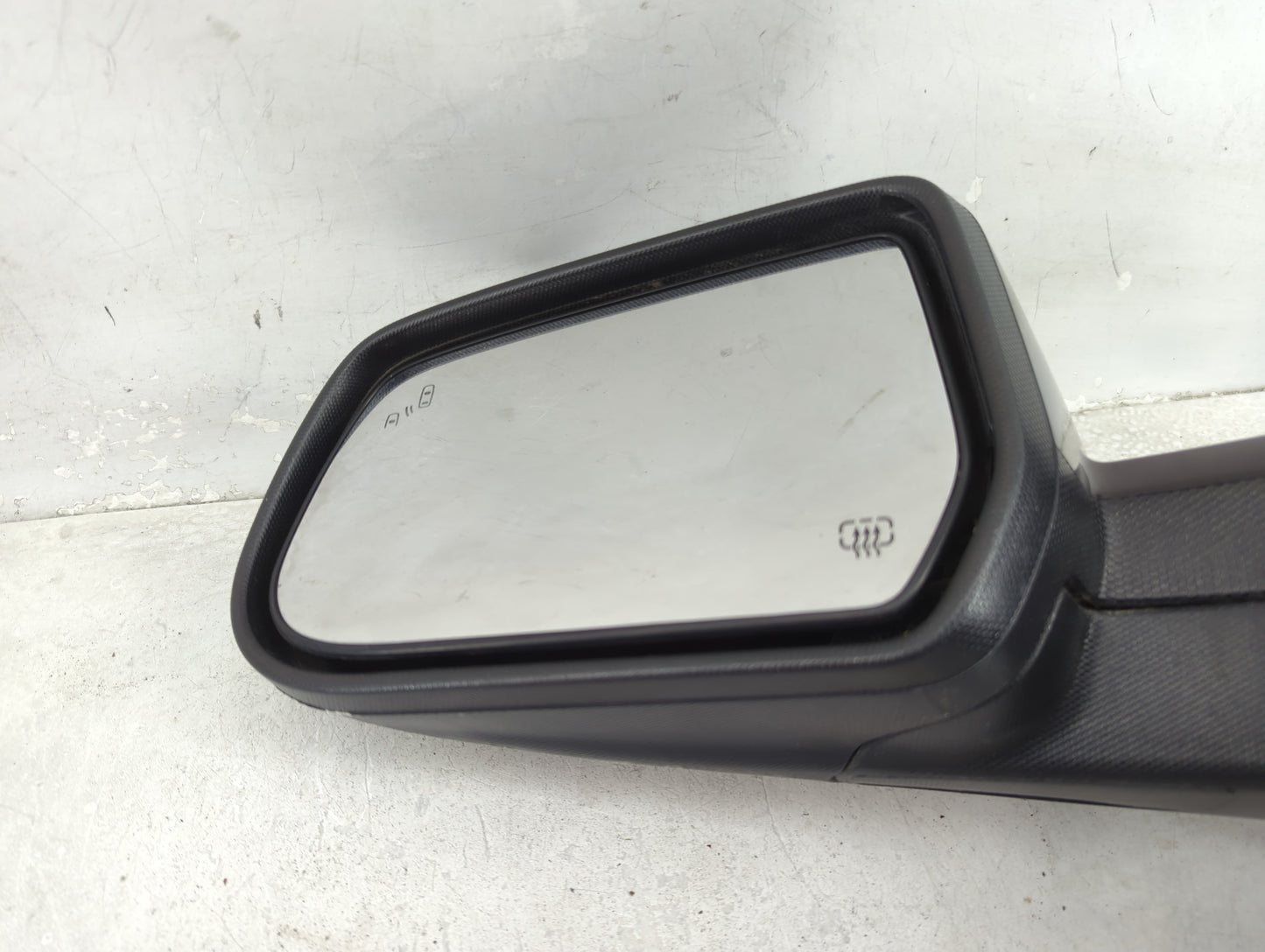 2016-2017 Chevrolet Equinox Driver Side View Mirror - Left Door Mirror OEM Used - Oemusedautoparts1.com