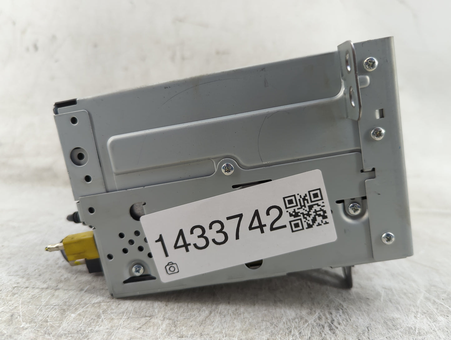 2016-2017 Chevrolet Equinox Radio AM FM Cd Player Receiver Replacement P/N:84064074 GA-130-COLR-NT Fits Fits 2016 2017 OEM U