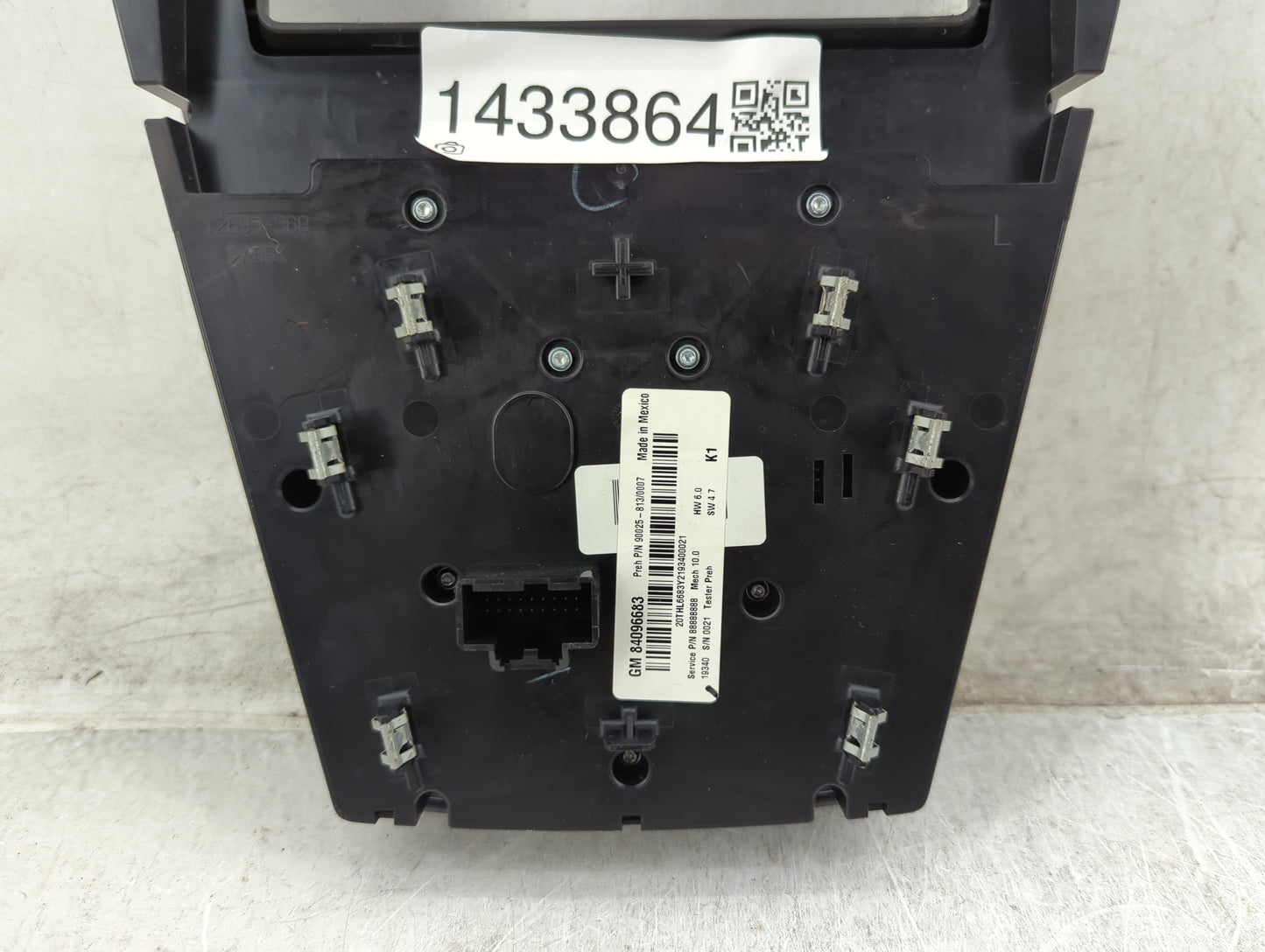 2016-2017 Chevrolet Equinox Radio Control Panel Silver - Oemusedautoparts1.com