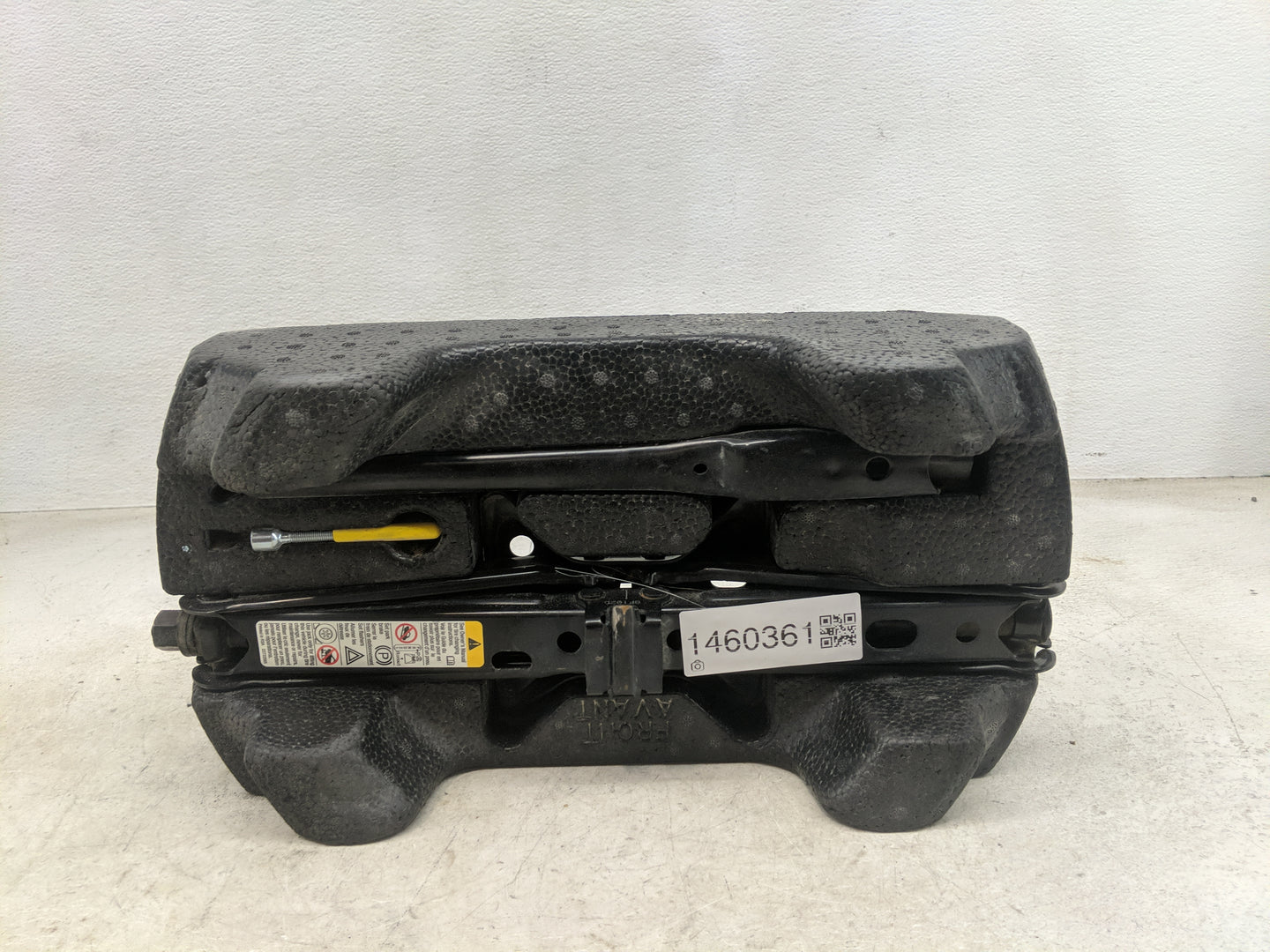 2017 Chevrolet Equinox Spare Scissor Car Jack Black - Oemusedautoparts1.com