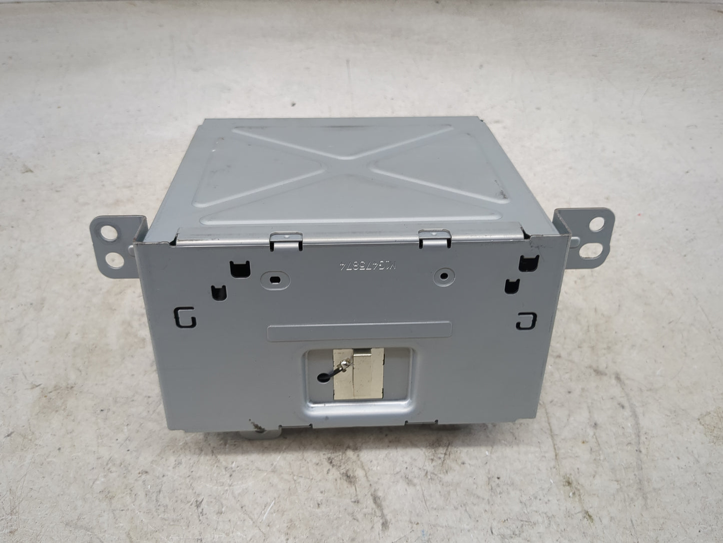 2016-2017 Chevrolet Equinox Radio AM FM Cd Player Receiver Replacement P/N:CQ-RG16N04D 84064074 Fits Fits 2016 2017 OEM Used
