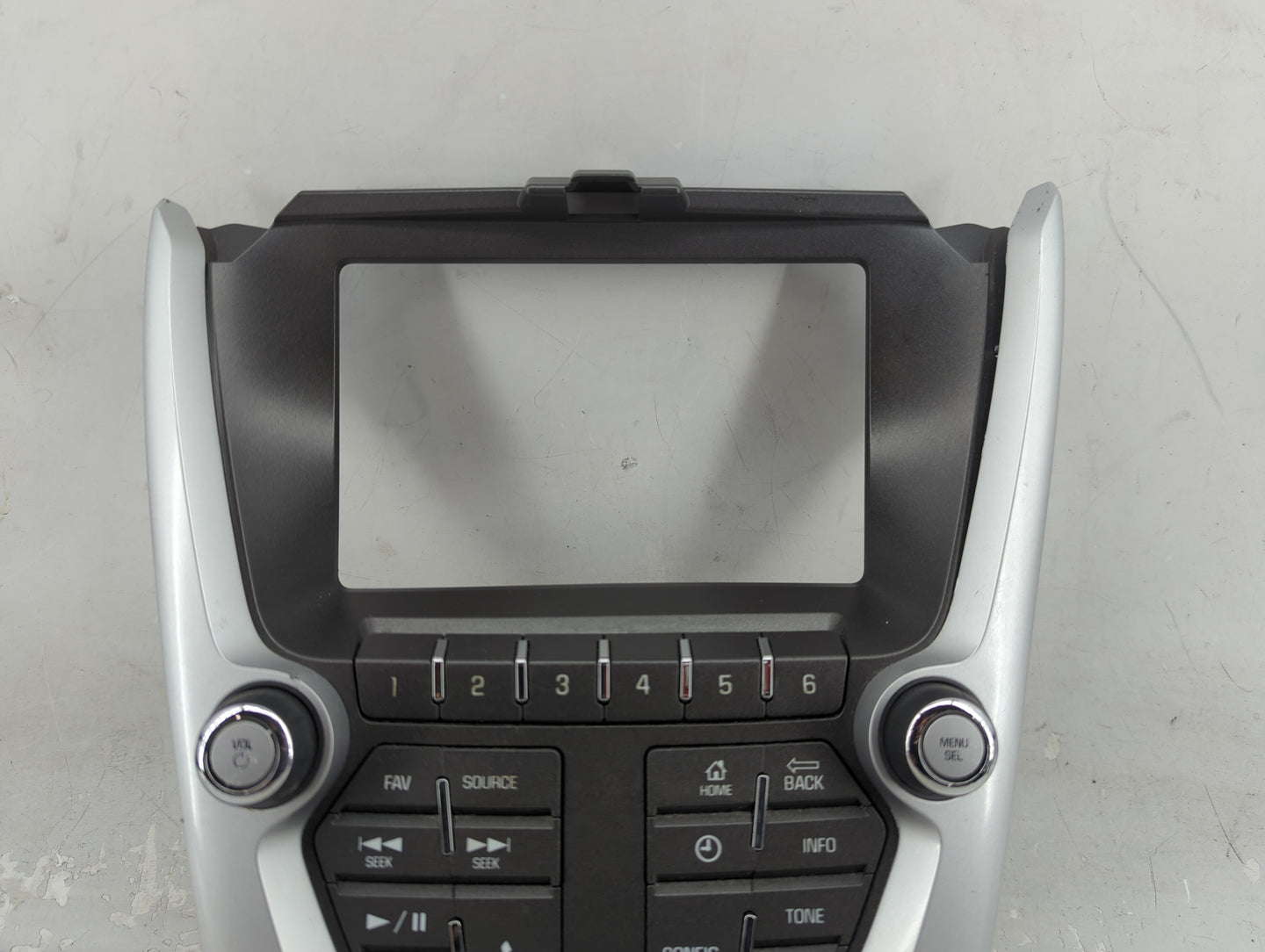 2016-2017 Chevrolet Equinox Radio Control Panel 1469271 - Oemusedautoparts1.com
