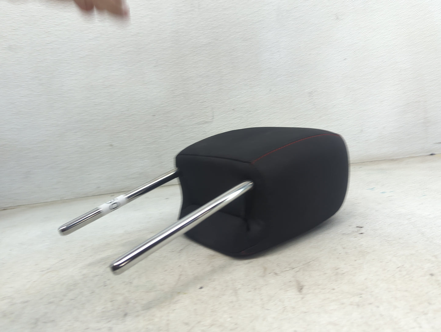 2017 Chevrolet Equinox Headrest Head Rest Front Driver Seat Black 1473506 - Oemusedautoparts1.com