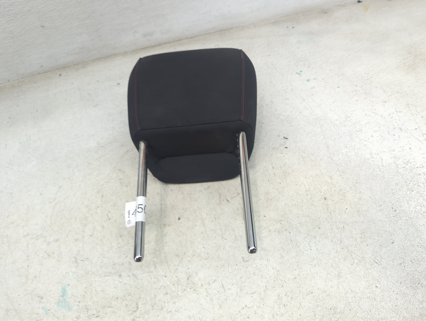 2017 Chevrolet Equinox Headrest Head Rest Front Driver Seat Black 1473506 - Oemusedautoparts1.com