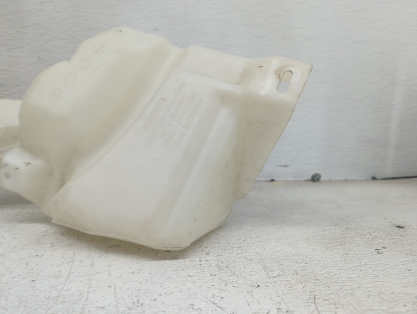 2017-2017 Chevrolet Equinox Windshield Washer Fluid Reservoir Bottle Oem 1474084 - Oemusedautoparts1.com