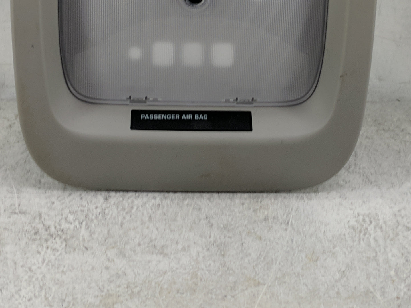 2014-2017 Chevrolet Equinox Overhead Roof Console 1484119 - Oemusedautoparts1.com