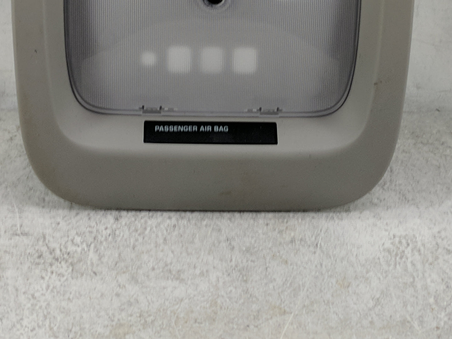 2014-2017 Chevrolet Equinox Overhead Roof Console 1484119 - Oemusedautoparts1.com