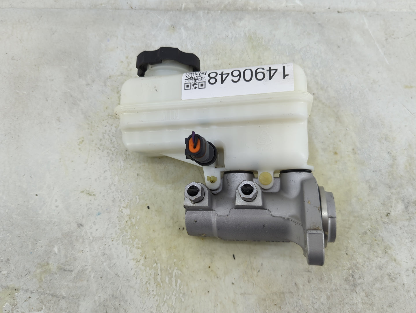 2011-2017 Chevrolet Equinox Brake Master Cylinder 1490648 - Oemusedautoparts1.com