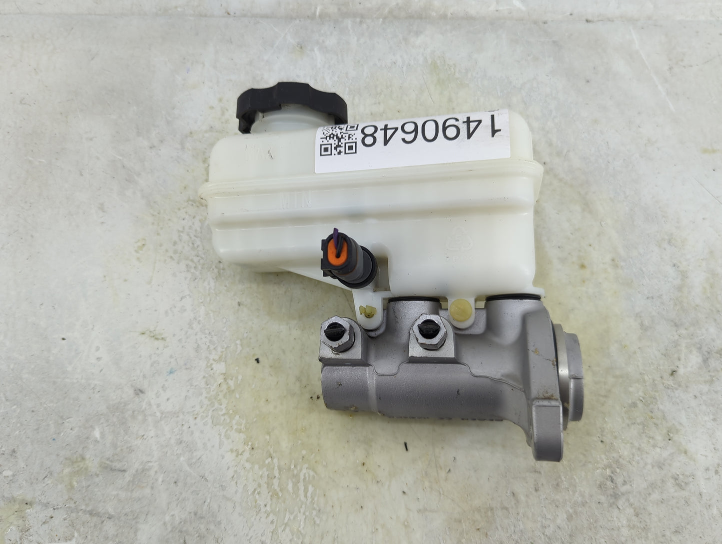 2011-2017 Chevrolet Equinox Brake Master Cylinder 1490648 - Oemusedautoparts1.com