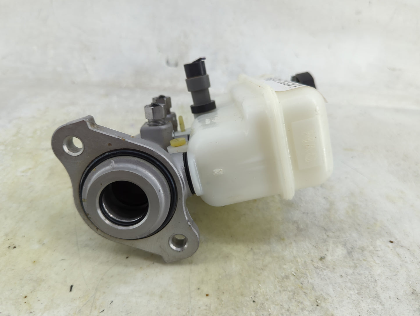 2011-2017 Chevrolet Equinox Brake Master Cylinder 1490648 - Oemusedautoparts1.com