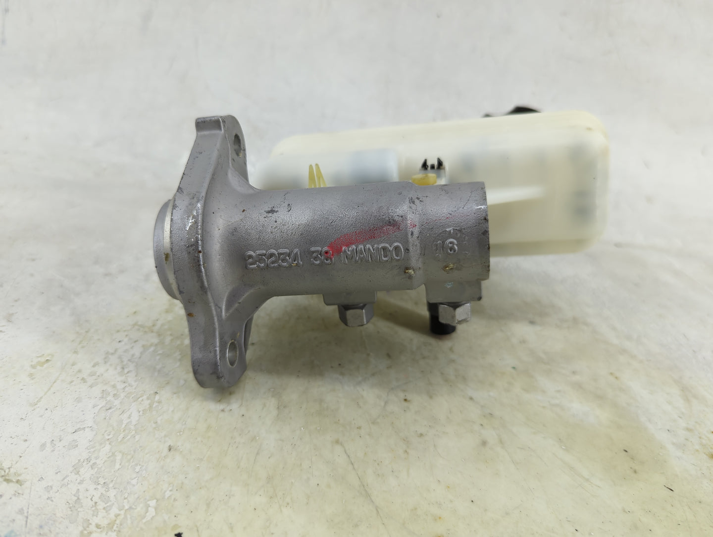 2011-2017 Chevrolet Equinox Brake Master Cylinder 1490648 - Oemusedautoparts1.com