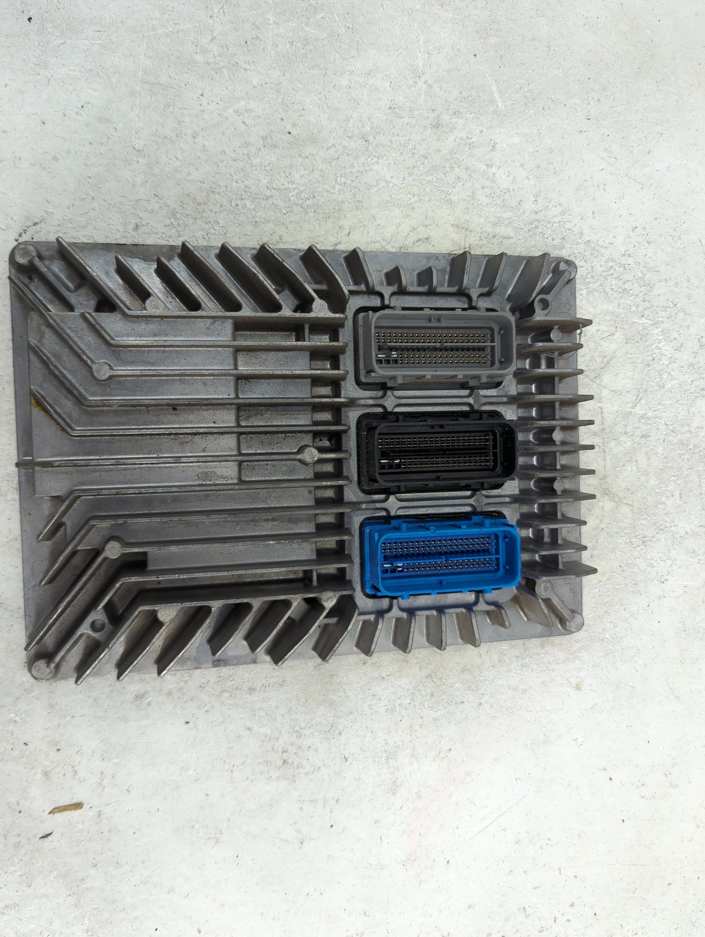 2017 Chevrolet Equinox PCM Engine Control Computer ECU ECM PCU OEM P/N:12667002 12670801, 86ACABC16206238 Fits Fits 2018 201