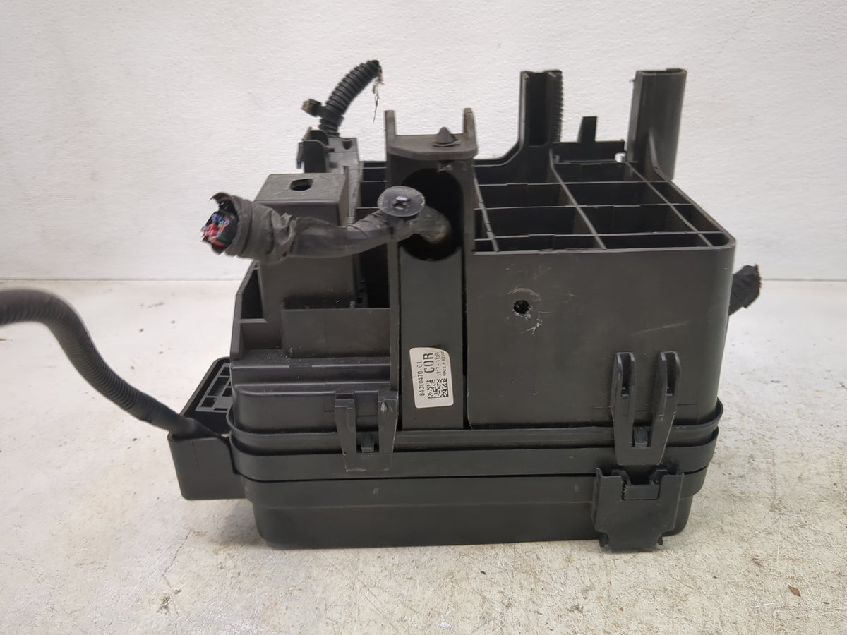 2016-2017 Chevrolet Equinox Fusebox Fuse Box Panel Relay Module P/N:84080470 Fits Fits 2016 2017 OEM Used Auto Parts - Oemus