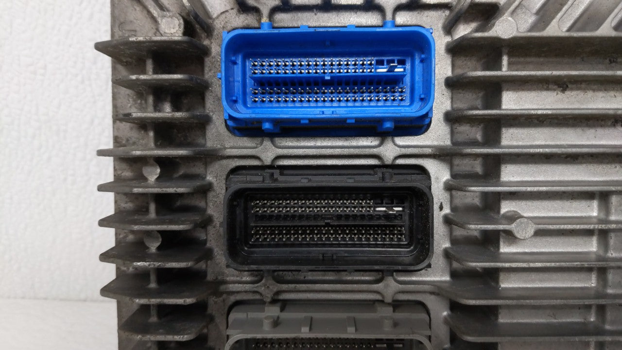 2017 Chevrolet Equinox PCM Engine Control Computer ECU ECM PCU OEM P/N:12666070 12667189, 12685918 Fits Fits 2018 2019 OEM U