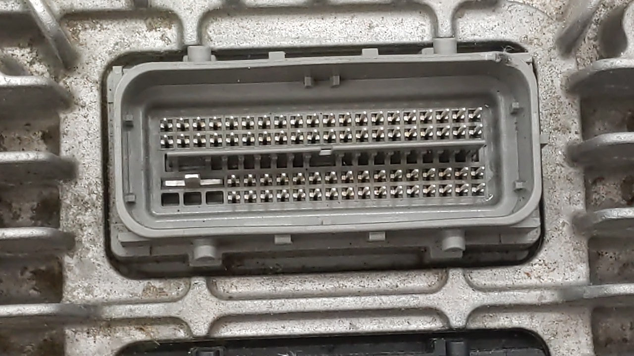 2017 Chevrolet Equinox PCM Engine Control Computer ECU ECM PCU OEM P/N:12666068 12667002, 12666070, 12667189 Fits Fits 2018 