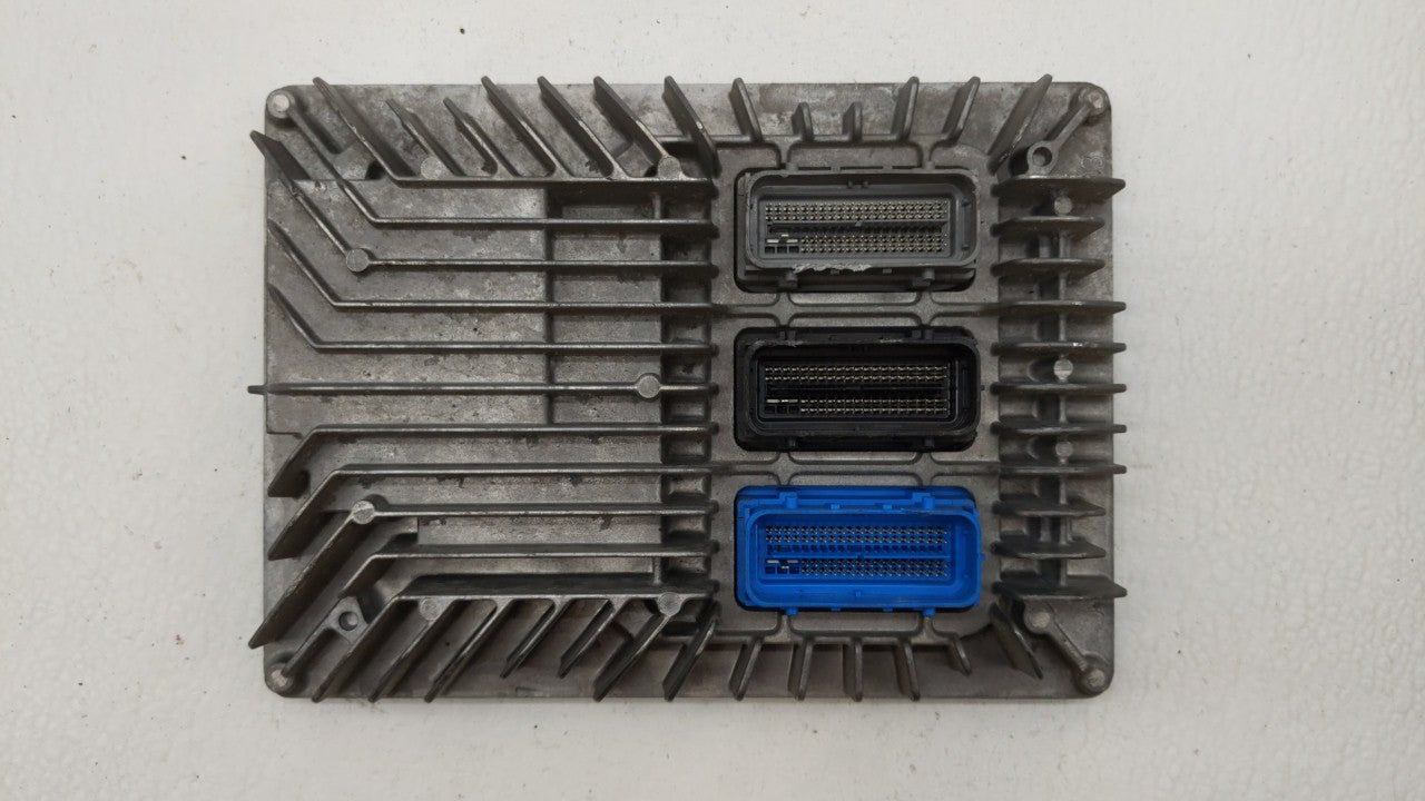 2017 Chevrolet Equinox PCM Engine Control Computer ECU ECM PCU OEM P/N:12666068 12667002, 12666070, 12667189 Fits Fits 2018 