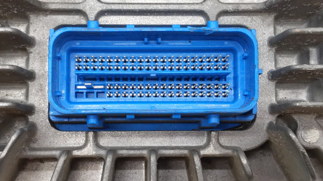2017 Chevrolet Equinox PCM Engine Control Computer ECU ECM PCU OEM P/N:12666068 12667002, 12666070, 12667189 Fits Fits 2018 