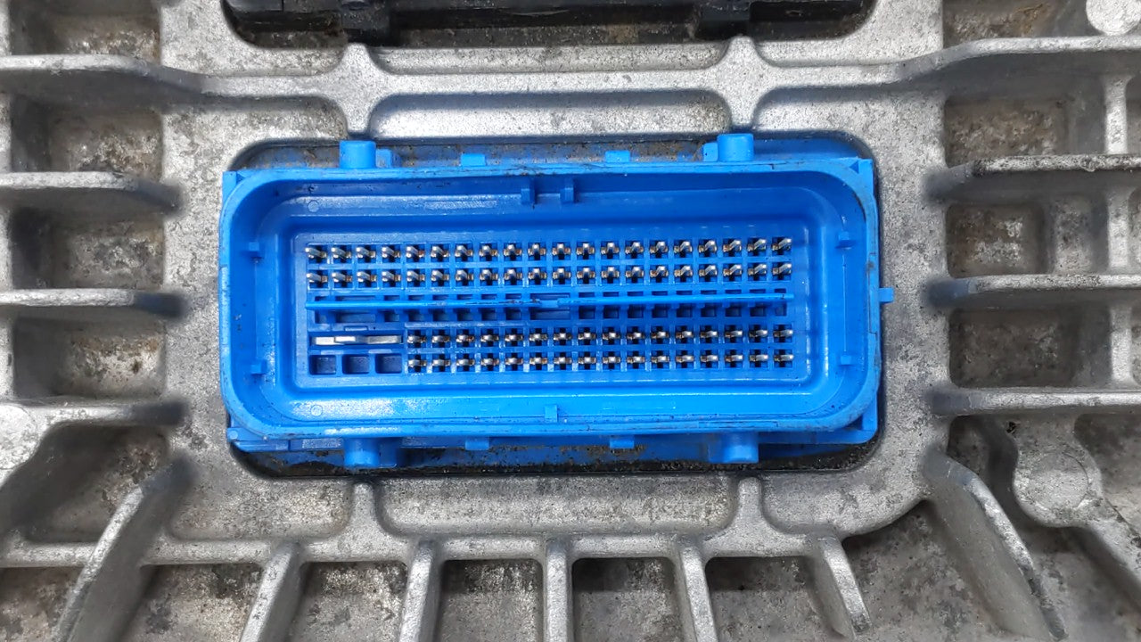 2017 Chevrolet Equinox PCM Engine Control Computer ECU ECM PCU OEM P/N:12666068 12667002, 12666070, 12667189 Fits Fits 2018 