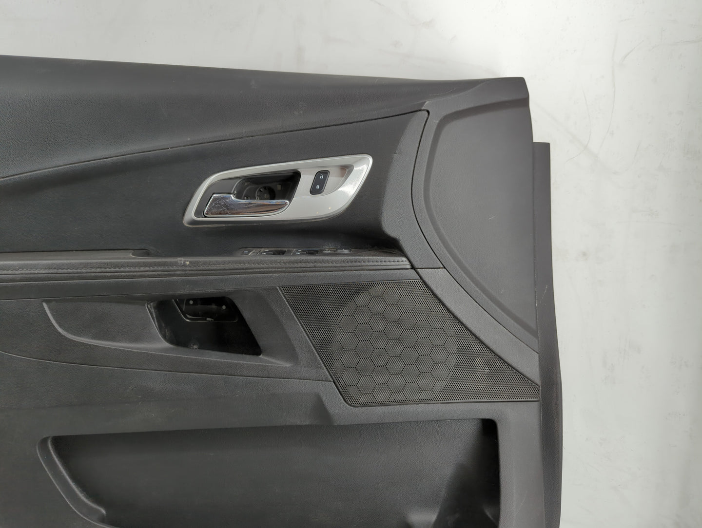 2017 Chevrolet Equinox Front Left Driver Interior Door Panel Trim - Oemusedautoparts1.com