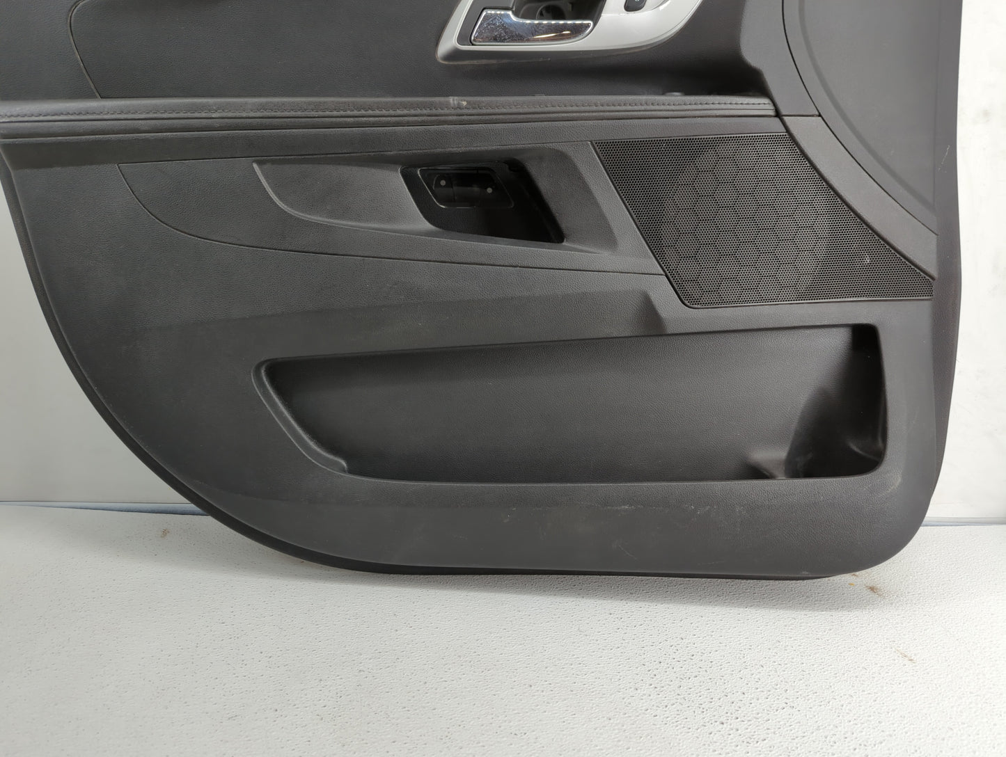 2017 Chevrolet Equinox Front Left Driver Interior Door Panel Trim - Oemusedautoparts1.com