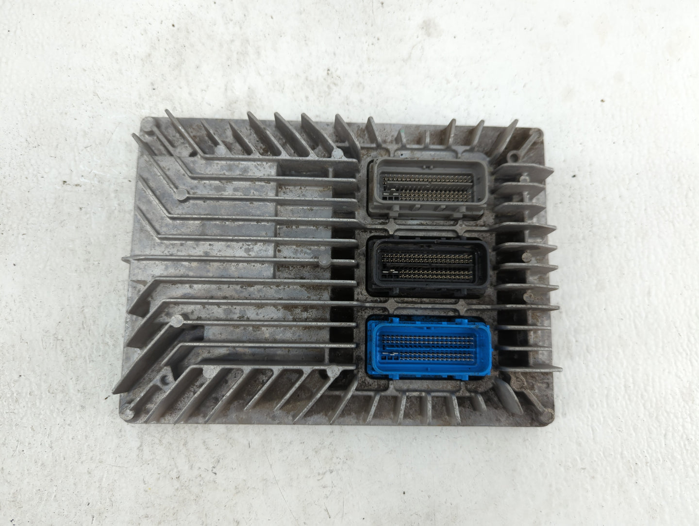 2017 Chevrolet Equinox PCM Engine Control Computer ECU ECM PCU OEM P/N:12667002 12667000, 12670801, 12694743 Fits Fits 2018 
