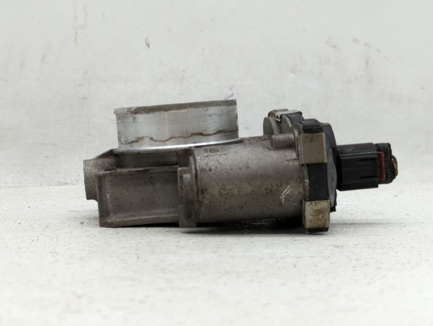 2016-2017 Chevrolet Equinox Throttle Body P/N:12669146AA 12632101CA, 12670834AA Fits Fits 2016 2017 OEM Used Auto Parts - Oe