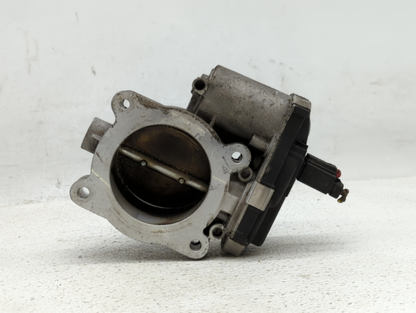 2016-2017 Chevrolet Equinox Throttle Body P/N:12669146AA 12632101CA, 12670834AA Fits Fits 2016 2017 OEM Used Auto Parts - Oe
