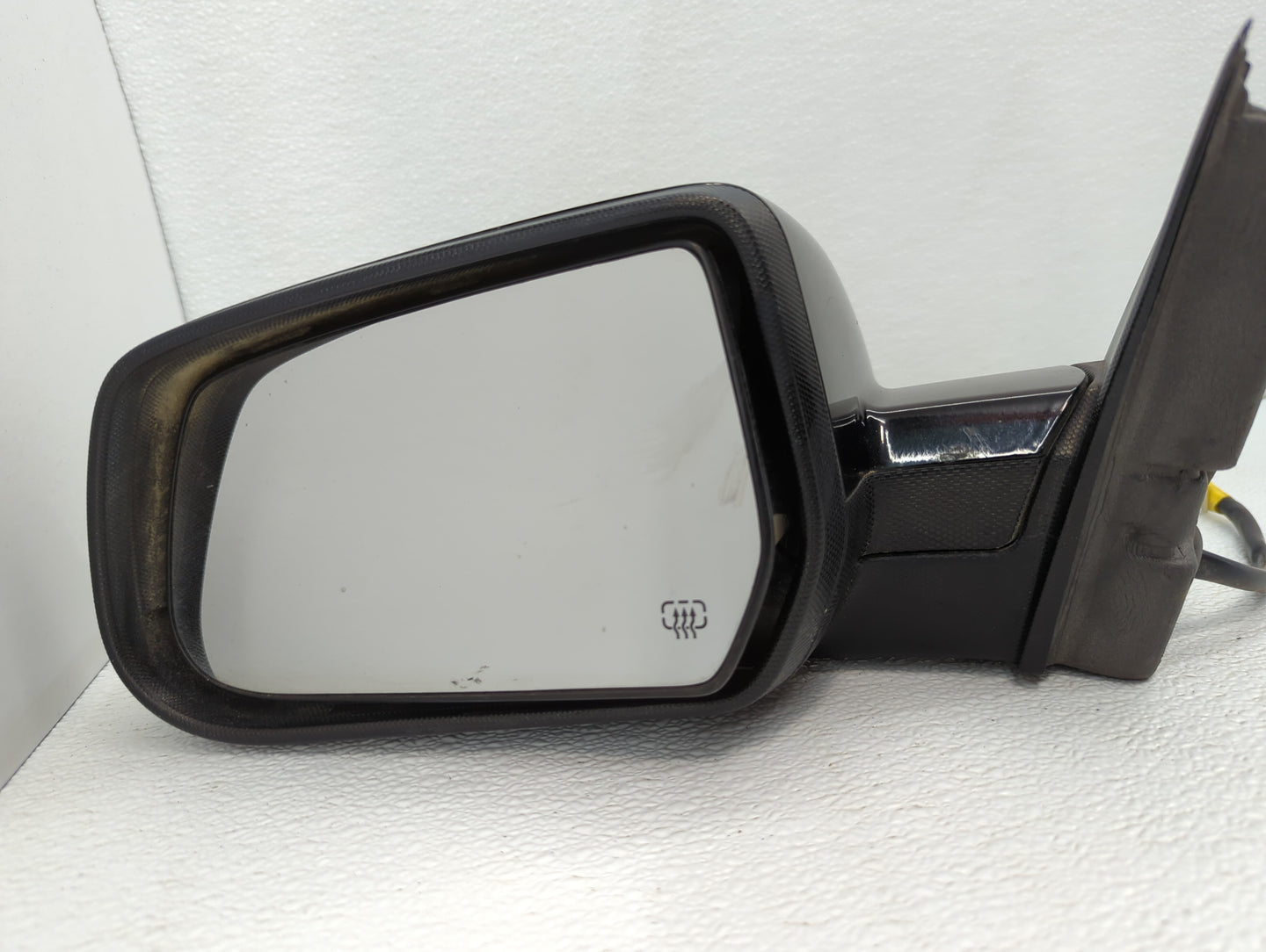 2015-2017 Chevrolet Equinox Driver Side View Mirror - Left Door Mirror OEM Used - Oemusedautoparts1.com