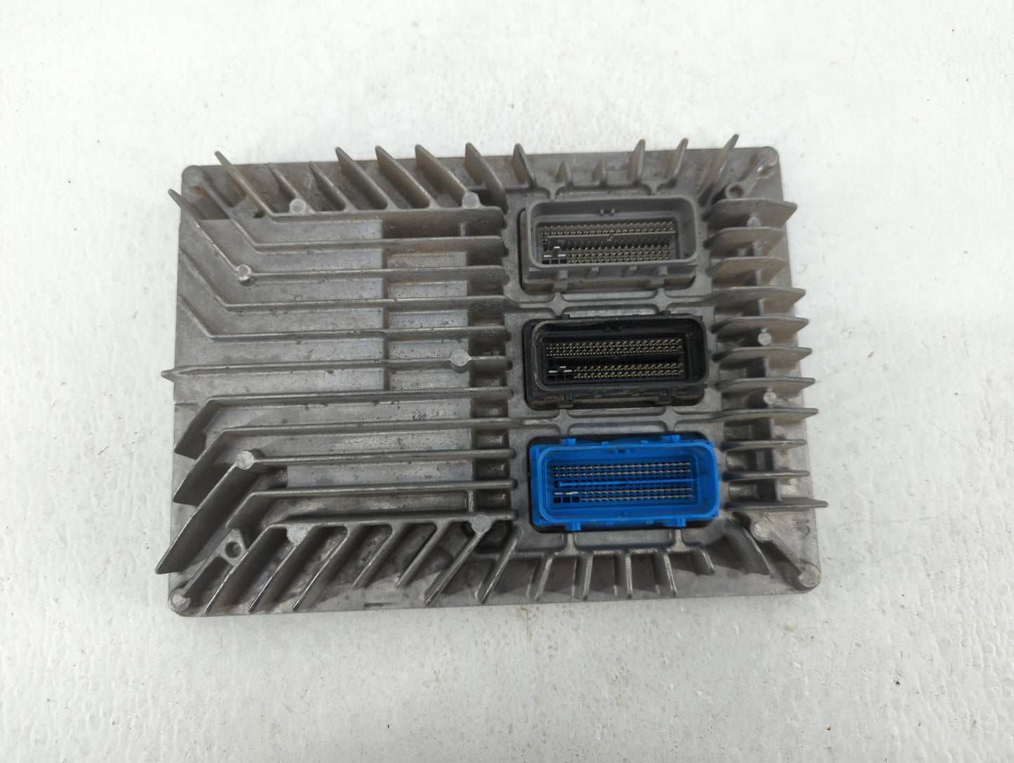 2017 Chevrolet Equinox PCM Engine Control Computer ECU ECM PCU OEM P/N:12667189 12667002, 12685918 Fits Fits 2018 2019 2020 