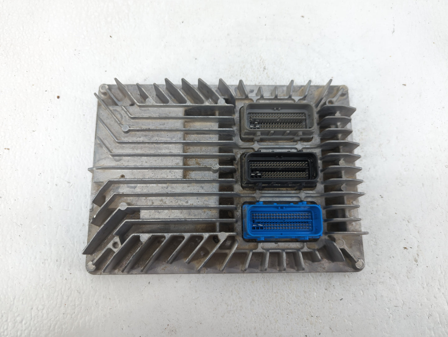 2017 Chevrolet Equinox PCM Engine Control Computer ECU ECM PCU OEM P/N:12667189 12667002, 12685918 Fits Fits 2018 2019 2020 