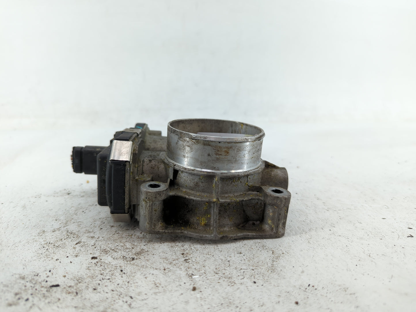 2016-2017 Chevrolet Equinox Throttle Body P/N:12669146AA 12632101CA, 12670834AA Fits Fits 2016 2017 OEM Used Auto Parts - Oe