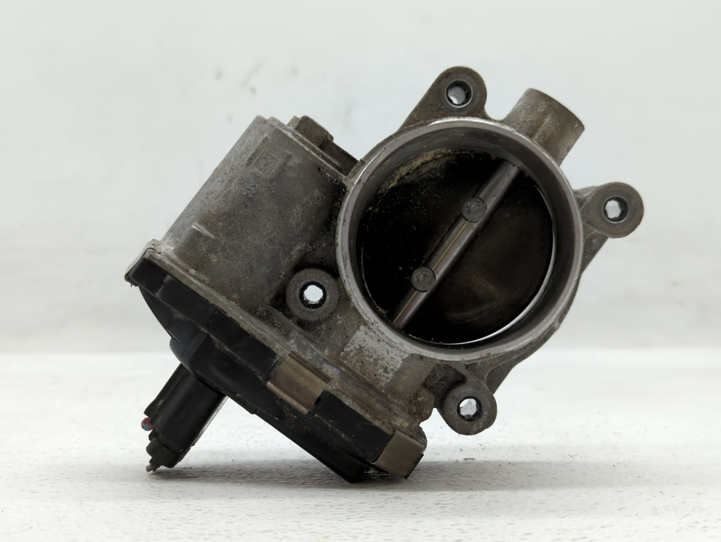 2016-2017 Chevrolet Equinox Throttle Body P/N:12669146AA 12632101CA, 12670834AA Fits Fits 2016 2017 OEM Used Auto Parts - Oe